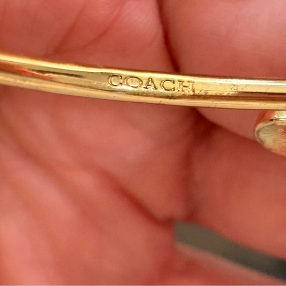 Coach 2pc goldtone bangle bracelet set 7.5 - Picture 4 of 10